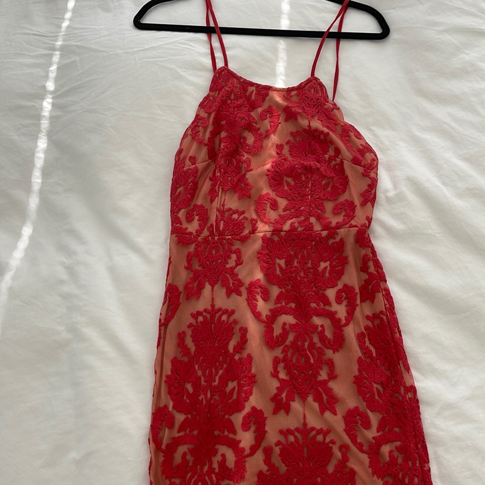 RED LINED SPAGHETTI STRAP OPEN BACK MINI DRESS